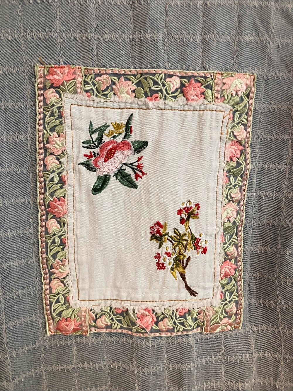 POL Light Blue Frayed Tie-Front Vest with Embroidered Floral Patch NWOT - Picture 5 of 6